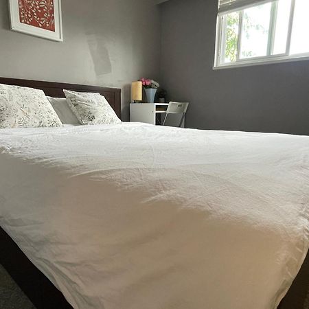 Private Room With Queen Bed In Richmond 202 エクステリア 写真