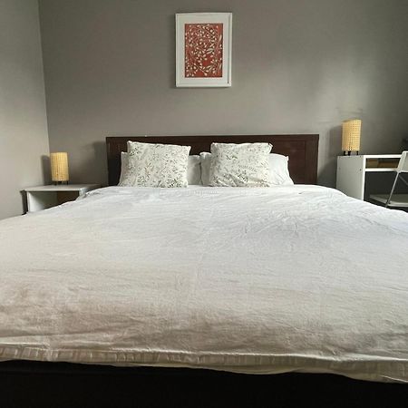 Private Room With Queen Bed In Richmond 202 エクステリア 写真